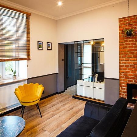 Apartament Z Jacuzzi W Centrum Sanoka Екстериор снимка