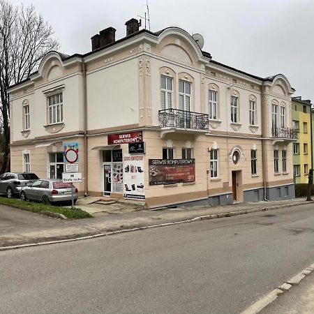 Apartament Z Jacuzzi W Centrum Sanoka Екстериор снимка