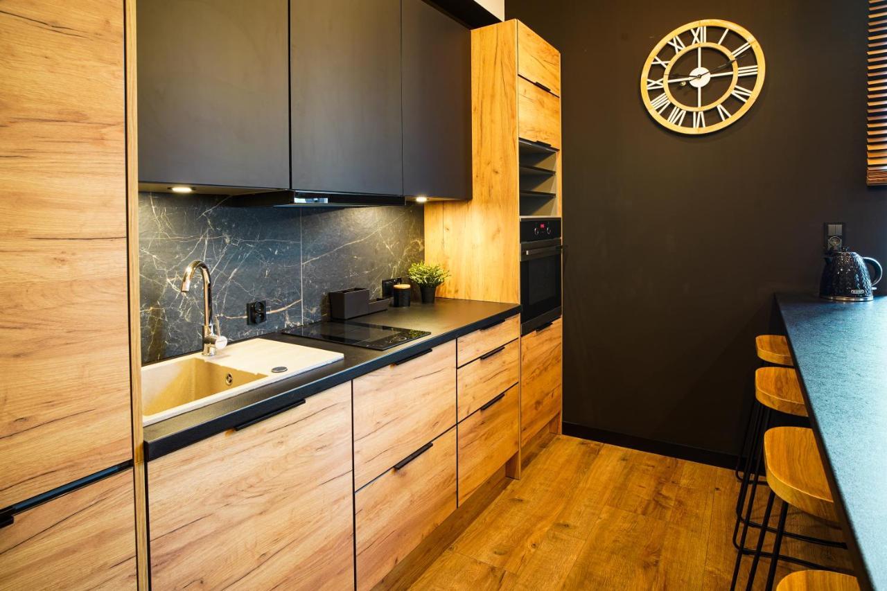 Apartament Z Jacuzzi W Centrum Sanoka Екстериор снимка